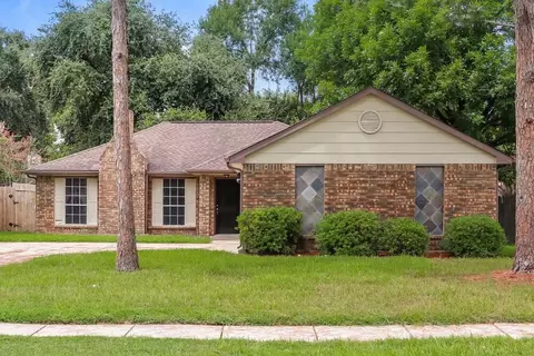 3010 Twinleaf Dr, League City, TX 77573