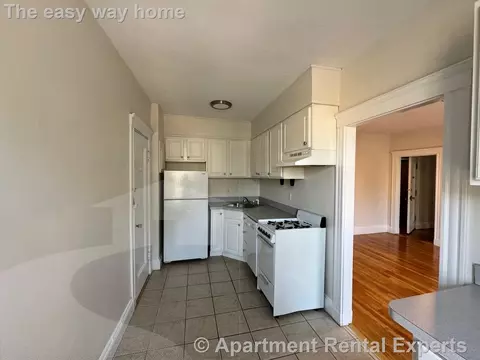 30 Langdon St #7, Cambridge, MA 02138