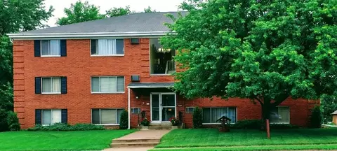 1363 County Road B W #3RD, Roseville, MN 55113