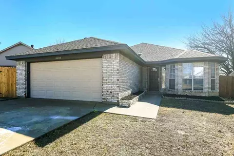 4648 Feathercrest Dr, Fort Worth, TX 76137