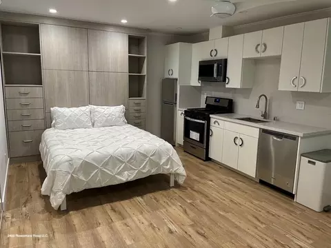 2405 Roscomare Rd #18, Los Angeles, CA 90077