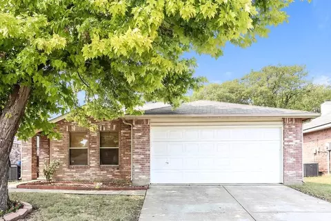 5213 Bedfordshire Dr, Fort Worth, TX 76135