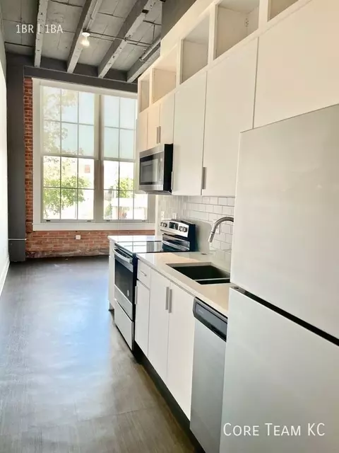 3200 Gillham Rd #207, Kansas City, MO 64109