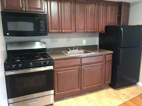 184 Fairview Ave #6, Jersey City, NJ 07304