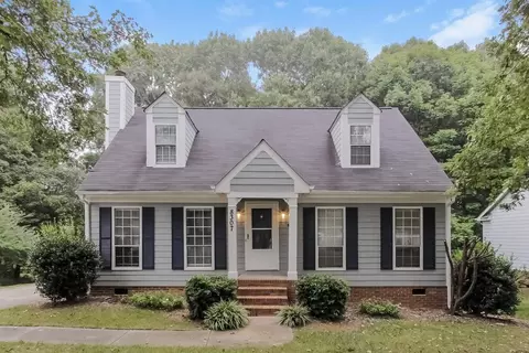 8307 Houndstooth Dr, Charlotte, NC 28227