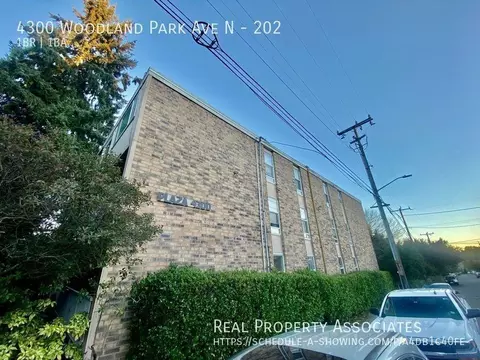 4300 Woodland Park Ave N #202, Seattle, WA 98103