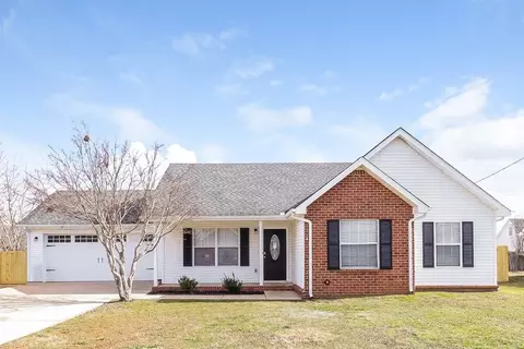 2922 Henderson Ln, Murfreesboro, TN 37130