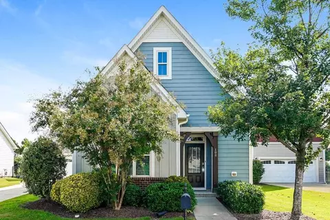 108 Heathwood Dr, Clayton, NC 27527