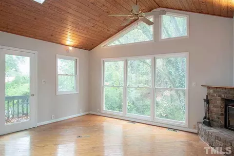 612 Old Farm Rd, Raleigh, NC 27606
