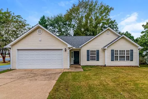 401 Three Meadows Rd, Fuquay Varina, NC 27526