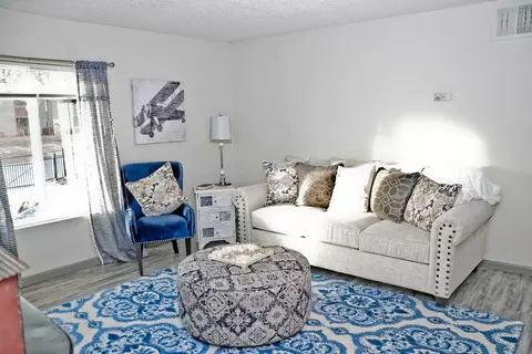 7402 NW 10th St, Oklahoma City, OK 73127
