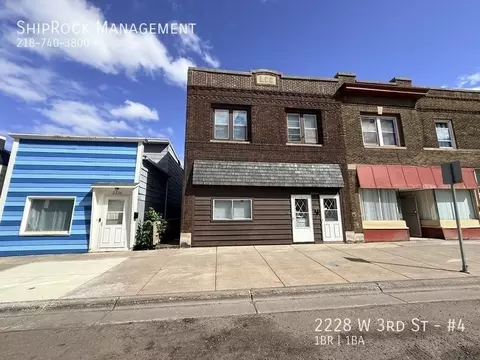 2228 W 3rd St #4, Duluth, MN 55806