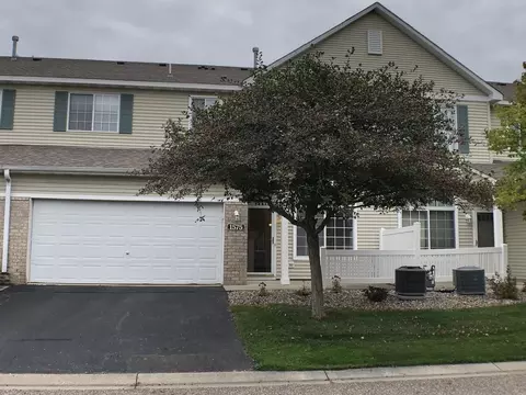 1575 Hummingbird St, Shakopee, MN 55379