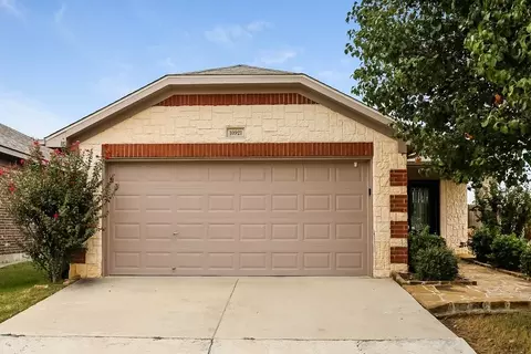 10921 Emerald Park Ln, Haslet, TX 76052