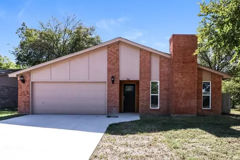 3300 Chalmette Ct, Forest Hill, TX 76140