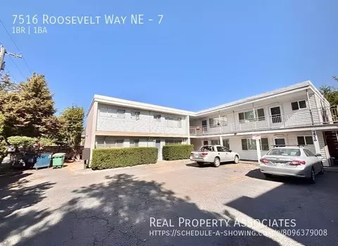 7516 Roosevelt Way NE #7, Seattle, WA 98115