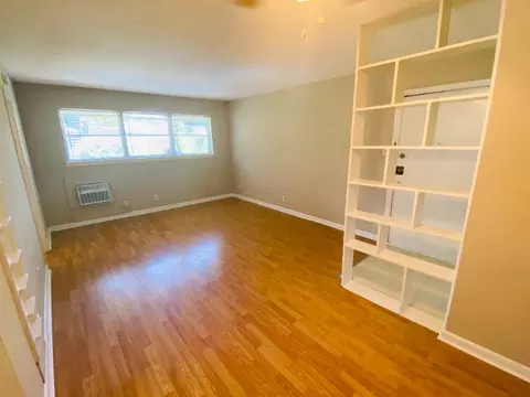 3619 Garrott St, Houston, TX 77006