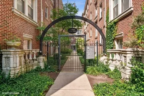 5402 N Kenmore Ave #2E, Chicago, IL 60640