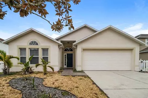 932 Vanderbilt Dr, Eustis, FL 32726