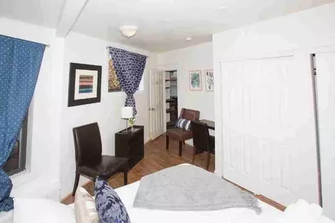 1901 N 80th St #1, Seattle, WA 98103