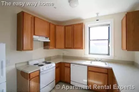 881 Massachusetts Ave #32, Cambridge, MA 02139