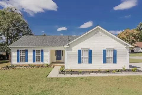 133 Clairwood Dr, Mount Holly, NC 28120