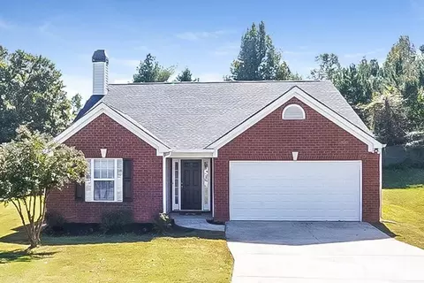 65 Titleist Ct, Newnan, GA 30265