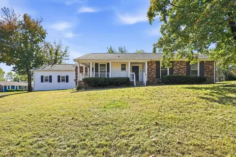 104 Post Oak Rd, Hendersonville, TN 37075