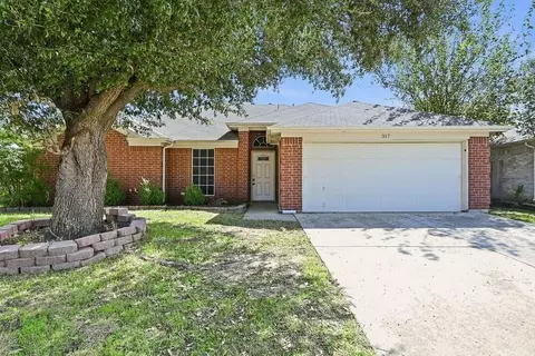 317 Willowstone Trl, Saginaw, TX 76179