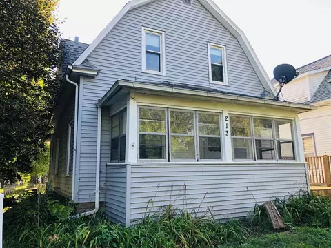 213 Moir St, Waterloo, IA 50701