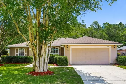 1299 Summit Oaks Dr E, Jacksonville, FL 32221