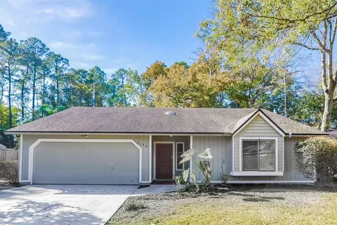 8152 Honeysuckle Ln, Jacksonville, FL 32244