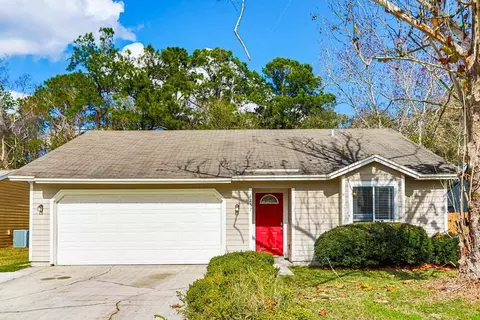8257 Knotts Landing Dr N, Jacksonville, FL 32244