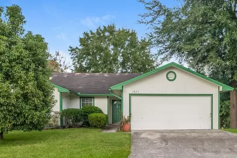 7823 Hunters Lake Cir S, Jacksonville, FL 32210