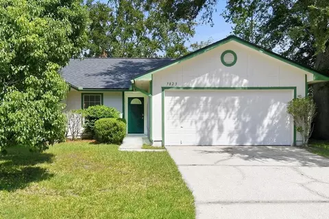 7823 Hunters Lake Cir S, Jacksonville, FL 32210