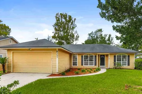 8323 Cross Timbers Dr W, Jacksonville, FL 32244