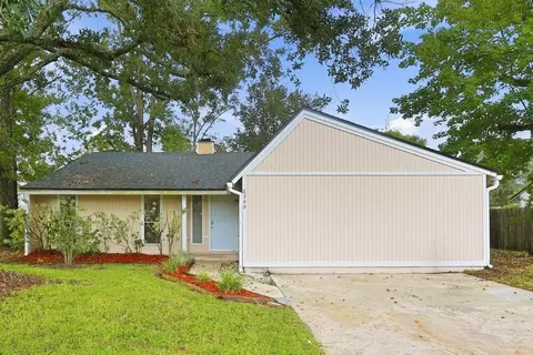 8349 Candlewood Dr W, Jacksonville, FL 32244