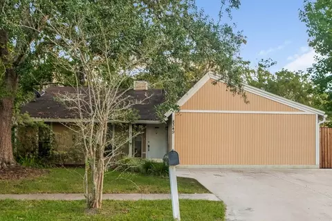 8349 Candlewood Dr W, Jacksonville, FL 32244