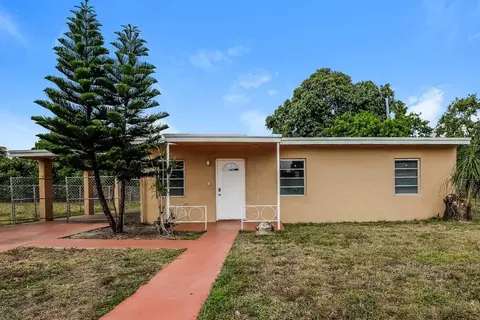 2445 NW 159th St, Miami Gardens, FL 33054