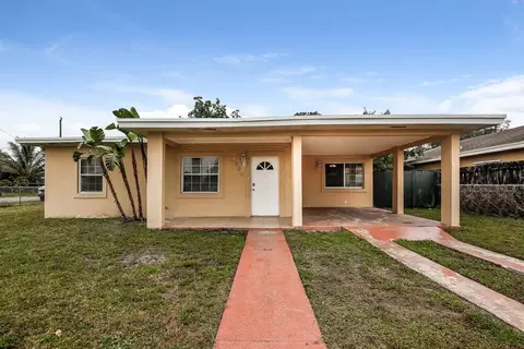 1100 NW 143rd St, Miami, FL 33168