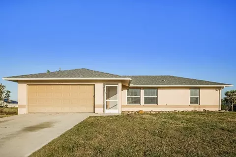 2123 NE 4th Pl, Cape Coral, FL 33909