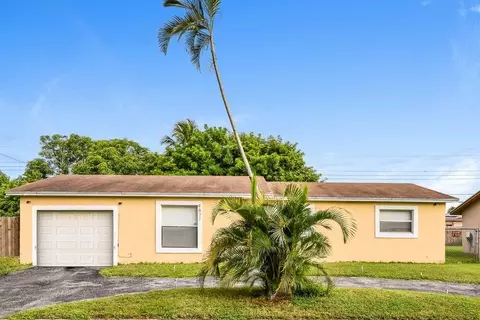 4821 Nwst, Lauderhill, FL 33313