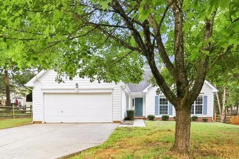 13113 Peacock Ln, Charlotte, NC 28215