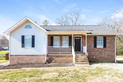 121 Lee Ct, Gallatin, TN 37066
