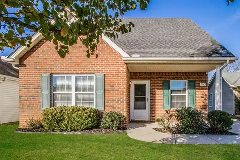 2009 Liberty Dr, Murfreesboro, TN 37129
