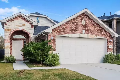 5107 Gulf Stream Ln, Bacliff, TX 77518