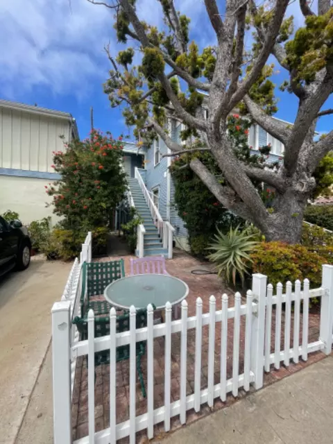 1812 Hornblend St, San Diego, CA 92109