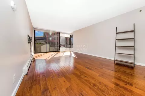 900 Bush St #405, San Francisco, CA 94109