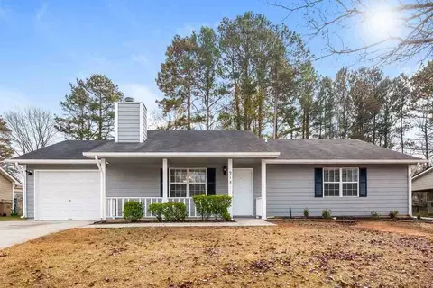 915 Walnut Creek Ln, Jonesboro, GA 30238