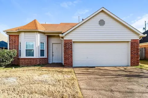 1024 Scofield Dr, Cordova, TN 38018